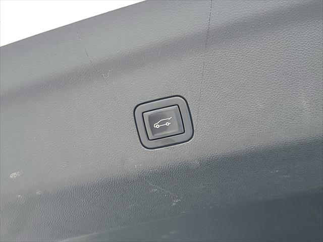 Photo of 2023 Summit White Chevrolet Suburban