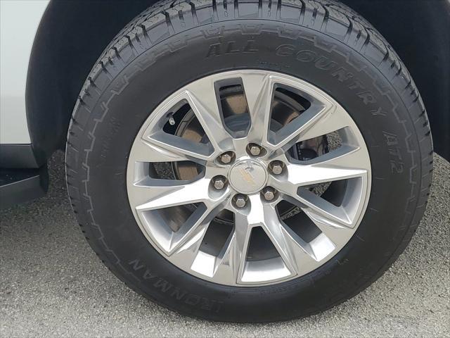 Photo of 2023 Summit White Chevrolet Suburban