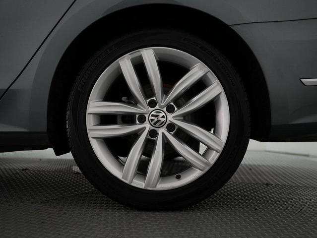 Photo of 2019 Platinum Gray Volkswagen Passat