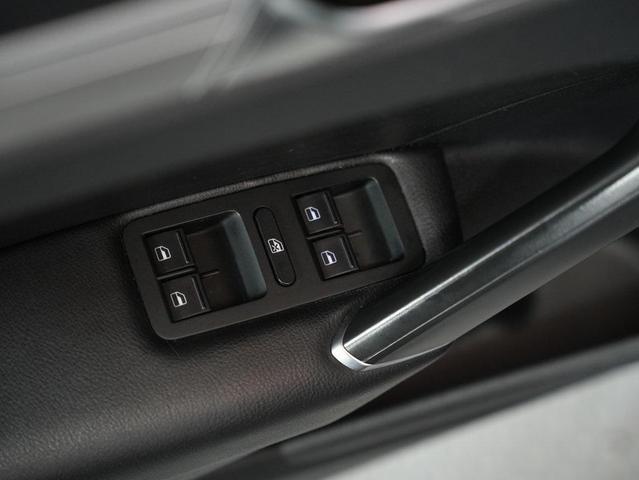 Photo of 2019 Platinum Gray Volkswagen Passat