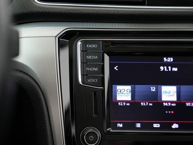 Photo of 2019 Platinum Gray Volkswagen Passat