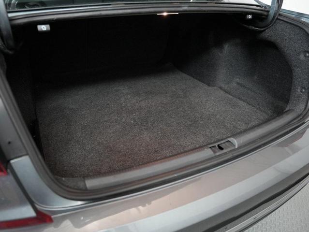 Photo of 2019 Platinum Gray Volkswagen Passat