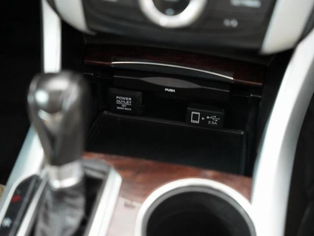 Photo of 2020 Platinum White Acura TLX