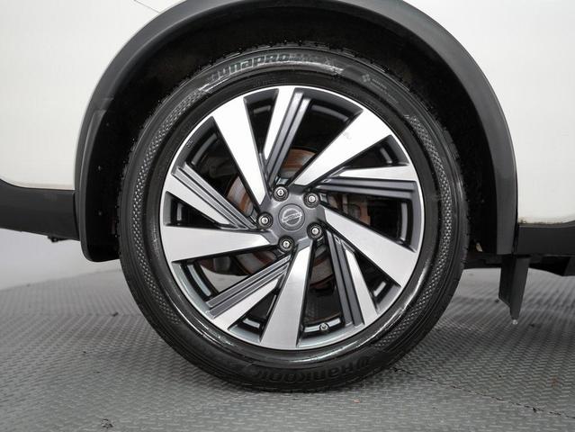 Photo of 2018 Pearl White Nissan Murano