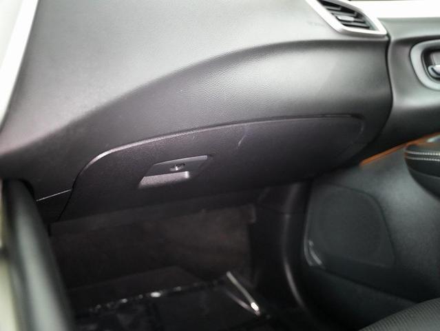 Photo of 2018 Pearl White Nissan Murano