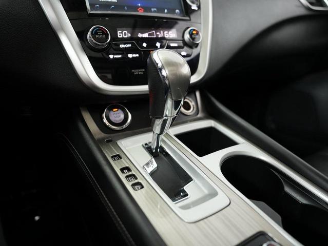 Photo of 2018 Pearl White Nissan Murano