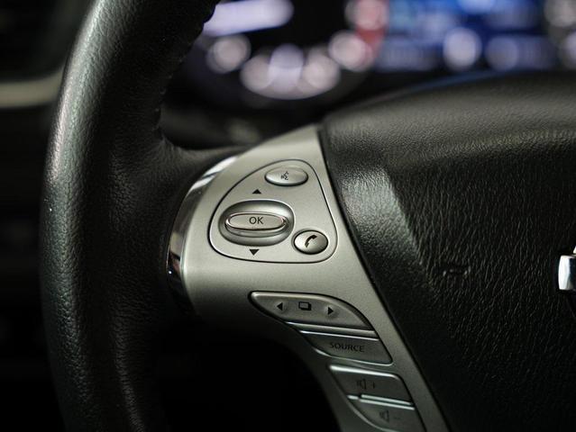 Photo of 2018 Pearl White Nissan Murano