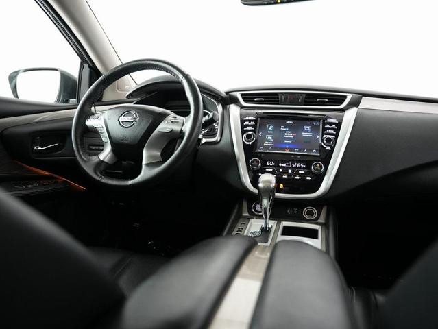 Photo of 2018 Pearl White Nissan Murano