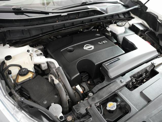 Photo of 2018 Pearl White Nissan Murano