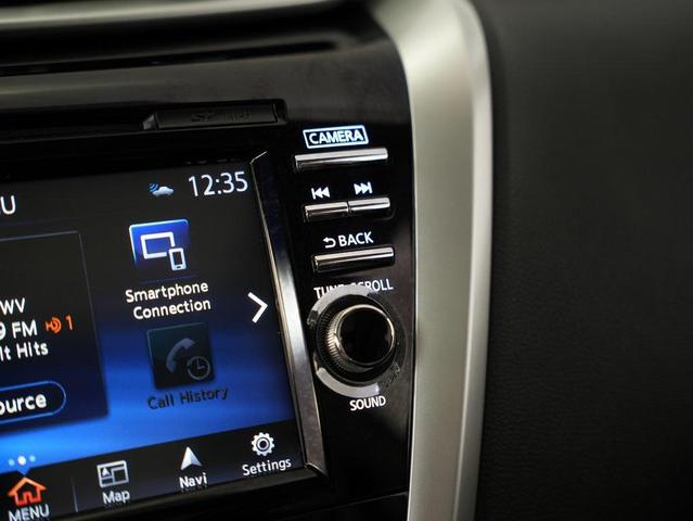 Photo of 2018 Pearl White Nissan Murano