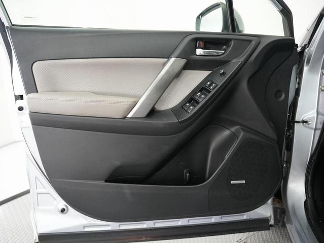 Photo of 2015 Ice Silver Metallic Subaru Forester