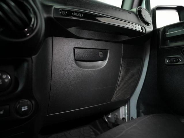 Photo of 2015 Billet Silver Metallic Clearcoat Jeep Wrangler Unlimited