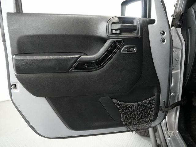 Photo of 2015 Billet Silver Metallic Clearcoat Jeep Wrangler Unlimited
