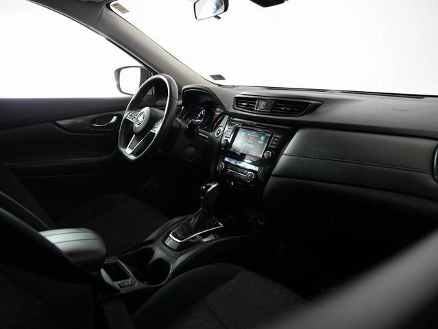 Photo of 2019 Magnetic Black Pearl Nissan Rogue