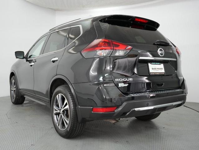 Photo of 2019 Magnetic Black Pearl Nissan Rogue