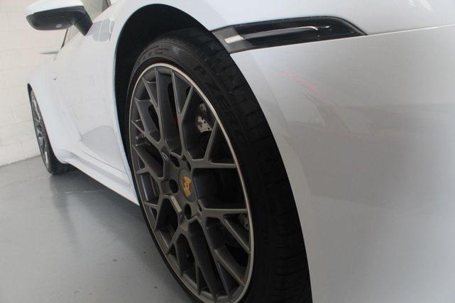 Photo of 2021 White Porsche 911
