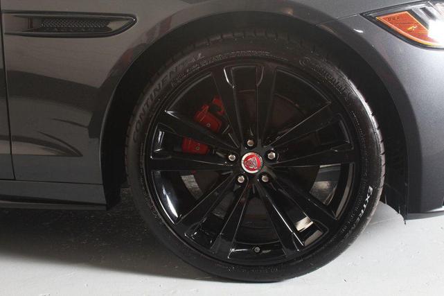 Photo of 2018 Carpathian Grey Jaguar XF