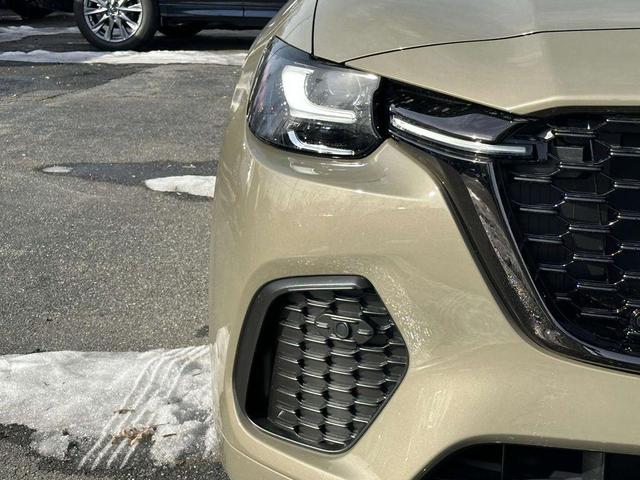 Photo of 2025 Zircon Sand Metallic Mazda CX-70
