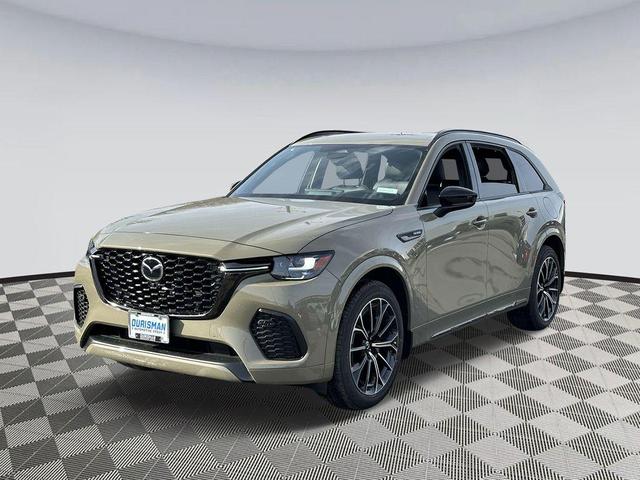 Photo of 2025 Zircon Sand Metallic Mazda CX-70