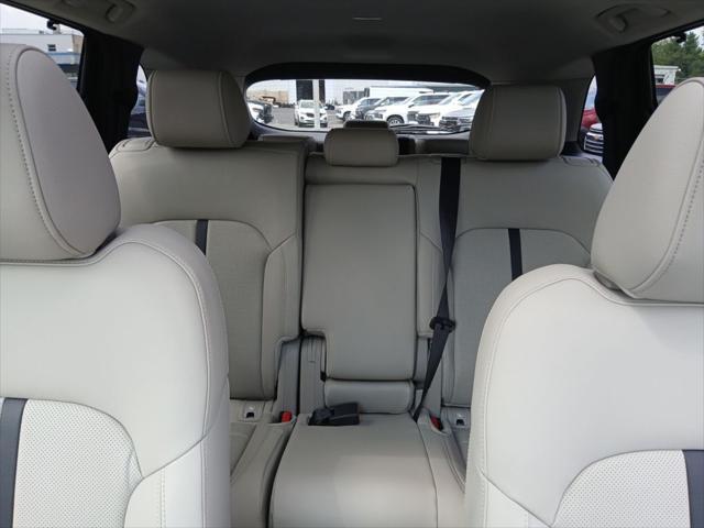 Photo of 2025 Platinum Mazda CX-90