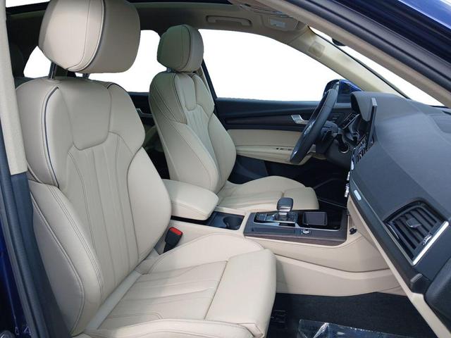 Photo of 2025 Blue Metallic Audi Q5