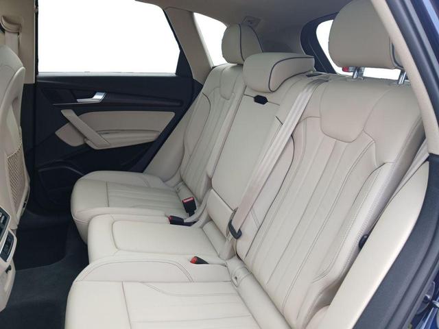 Photo of 2025 Blue Metallic Audi Q5