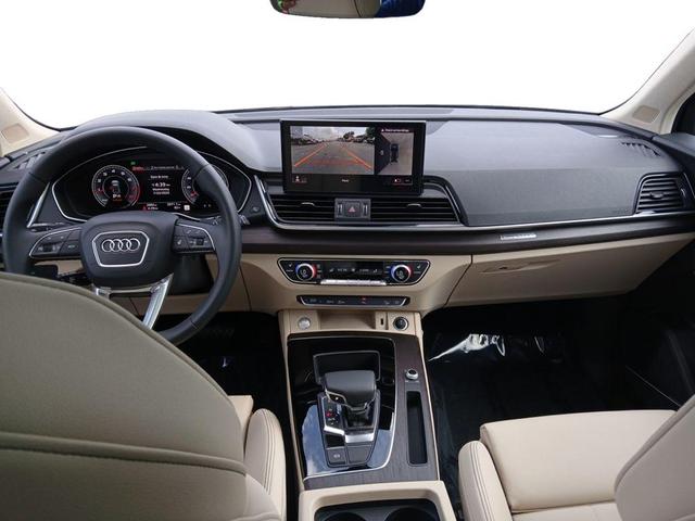 Photo of 2025 Blue Metallic Audi Q5