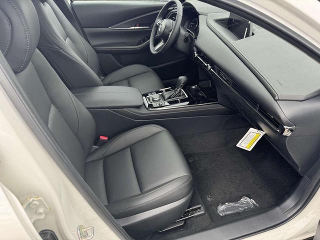Photo of 2025 Snowflake White Pearl Mica Mazda CX-30