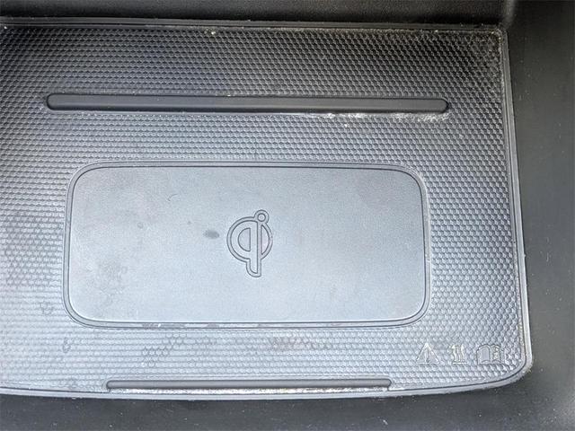 Photo of 2022 Everlasting Silver Kia Telluride