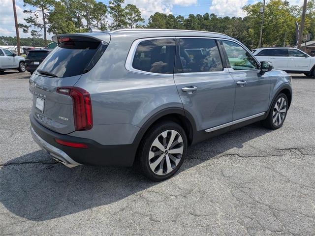 Photo of 2022 Everlasting Silver Kia Telluride