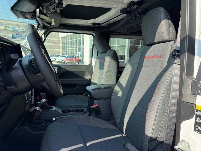 Photo of 2025 Bright White Clearcoat Jeep Wrangler
