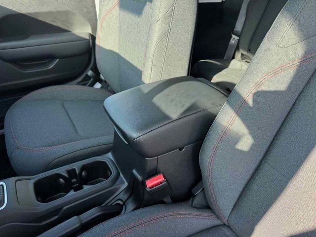 Photo of 2025 Bright White Clearcoat Jeep Wrangler