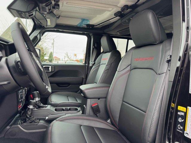 Photo of 2025 Black Clearcoat Jeep Wrangler