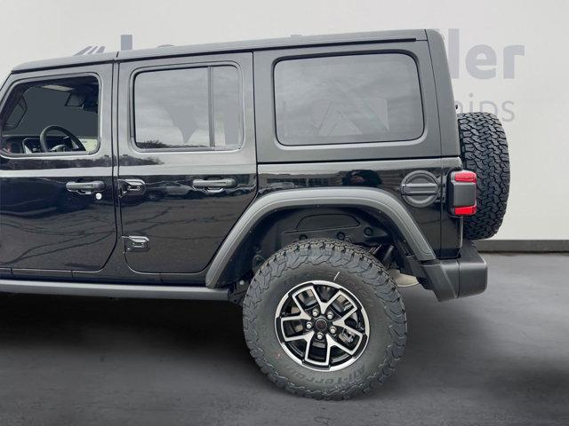 Photo of 2025 Black Clearcoat Jeep Wrangler