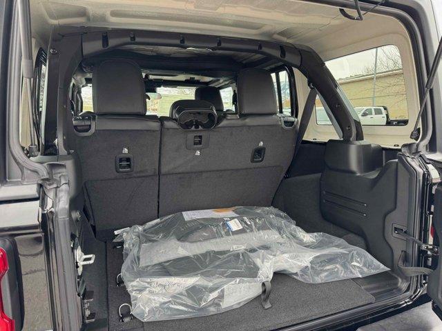 Photo of 2025 Black Clearcoat Jeep Wrangler
