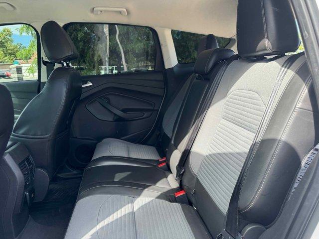 Photo of 2017 White Platinum Ford Escape