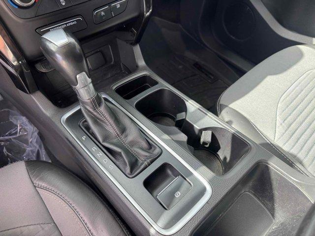 Photo of 2017 White Platinum Ford Escape