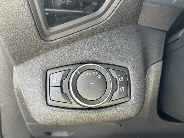 Photo of 2017 White Platinum Ford Escape
