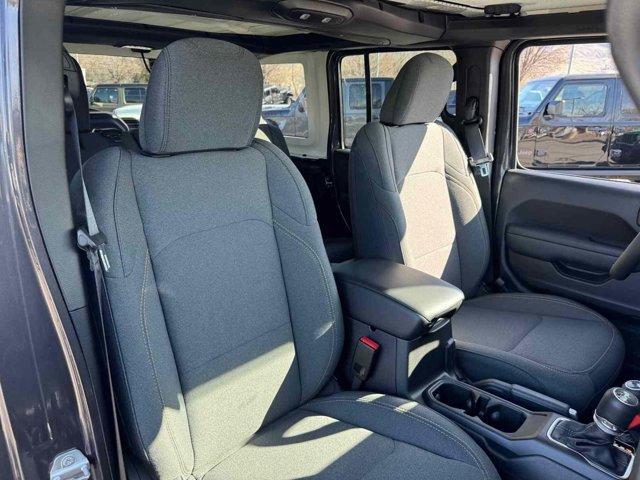 Photo of 2025 Granite Crystal Clearcoat Metallic Jeep Wrangler