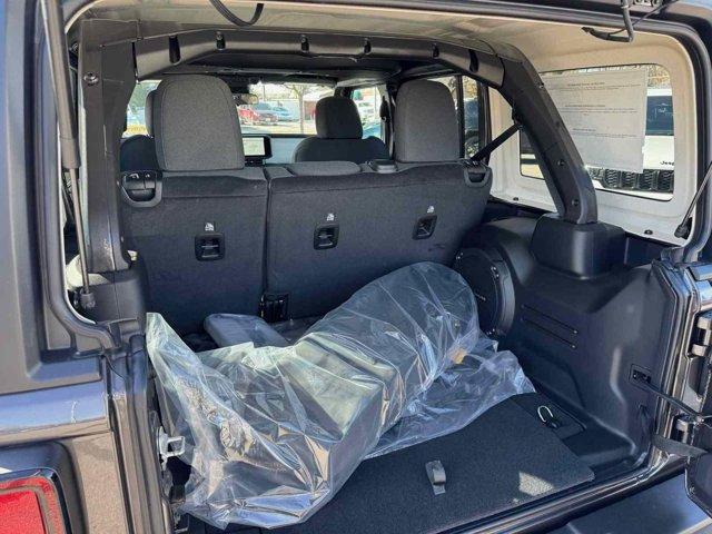 Photo of 2025 Granite Crystal Clearcoat Metallic Jeep Wrangler