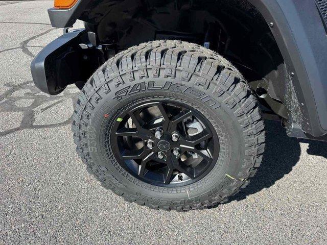 Photo of 2025 Granite Crystal Clearcoat Metallic Jeep Wrangler