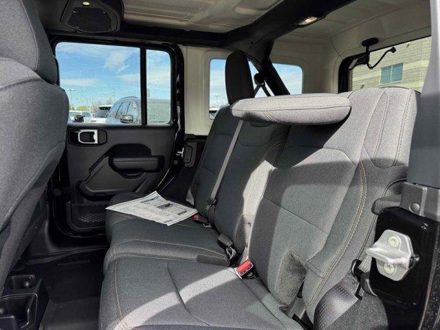 Photo of 2025 Black Clearcoat Jeep Wrangler