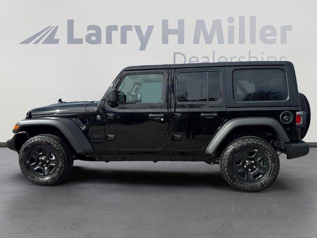 Photo of 2025 Black Clearcoat Jeep Wrangler