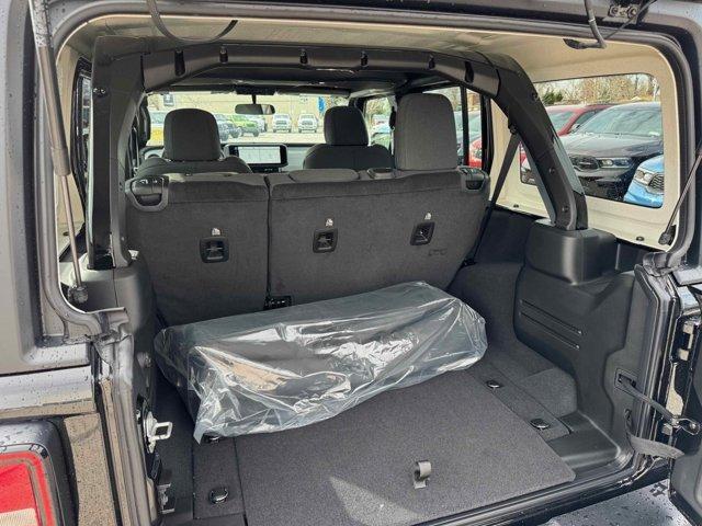 Photo of 2025 Black Clearcoat Jeep Wrangler