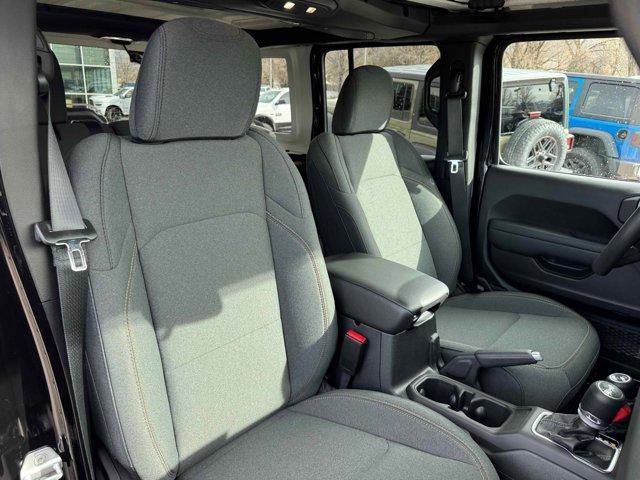 Photo of 2025 Black Clearcoat Jeep Wrangler