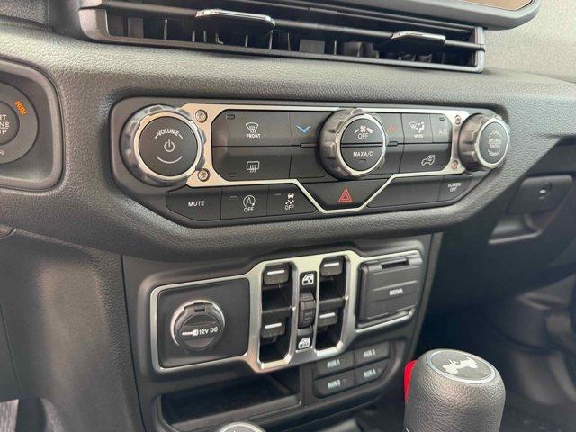 Photo of 2025 Black Clearcoat Jeep Wrangler