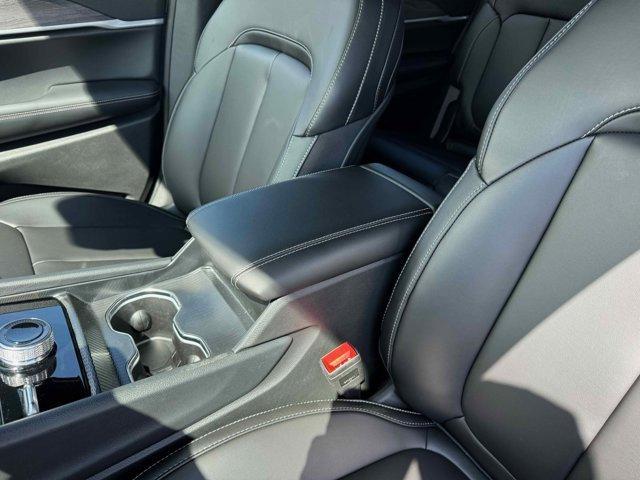 Photo of 2025 Bright White Clearcoat Jeep Grand Cherokee L