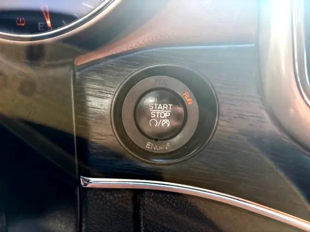 Photo of 2016 Brilliant Black Crystal Pearlcoat Jeep Grand Cherokee