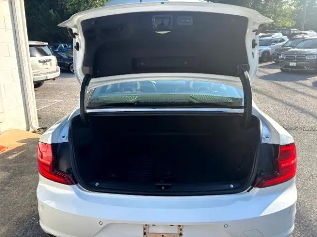 Photo of 2018 Crystal White Pearl Metallic Volvo S90