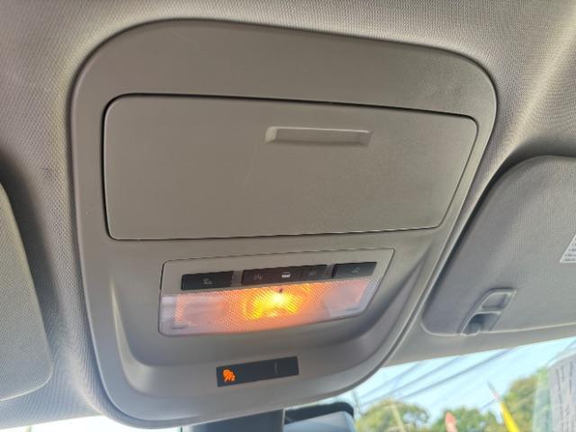 Photo of 2017 Summit White GMC Canyon